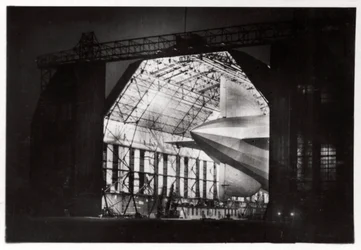 Förberedelser för ett nattflyg, Zeppelin LZ 127 Graf Zeppelin, 1933