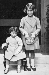 Prinsessorna Elizabeth och Margaret, 1933