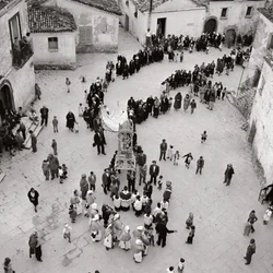 Procession av flagellanter, Albano di Lucania, Potenza, Basilicata, Italien (s/v foto)