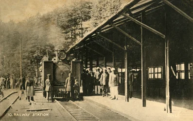 Järnvägsstation, c1918-c1939.