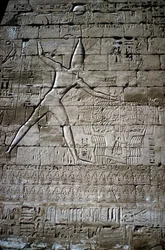 Relief av Ramses III som slår fiender, Ramses III:s bårhustempel, Medinet Habu, c1200 f.Kr.