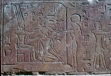 Relief som visar drottning Hatshepsut som tar emot välsignelse, Amuntemplet, Karnak, Egypten, c1500 f.Kr.