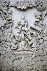 Reliefer utanför Leicester Jain-templet. Storbritannien