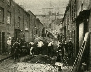 Ta bort skräp från en översvämning i St. Ives, 1901.