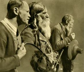 Gevärsmän ber, Tyrolen, Österrike, c1935.
