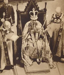 Klädd och krönt, 12 maj 1937