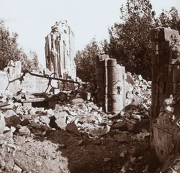Slottsruin, Pinon, norra Frankrike, c1914-c1918