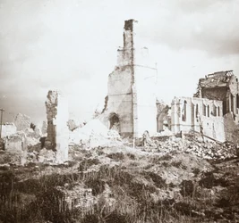 Förstörd kyrka, Chauny, norra Frankrike, c1914-c1918