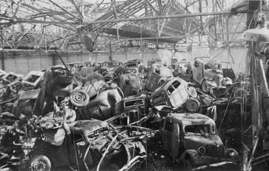 Ruinerna av Renaultfabriken, Boulogne-Billancourt, Paris, c1942