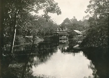 Sacred Horse Shoe Lake och Zayats, Wingaba, Rangoon, 1900.