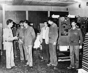 Saddam Hussein besökte en statlig papperspress, Bagdad, Irak, 1986