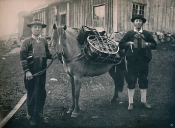 Saetersdalen Highlanders med pack-häst, 1914.