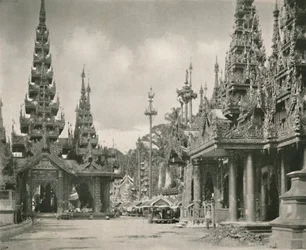 Shrine of the Great Bell vid Shwedagon Pagoda, Yangon, 1900.