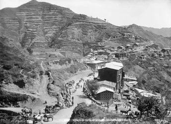Sinauli by, med Hindustan och Tibet vägarna, Simla, Indien, tidigt 1900-tal