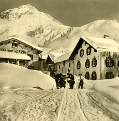 Skidåkare vid Stuben am Arlberg, Vorarlberg, Österrike, c1935.