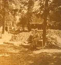 Soldat utanför skyttegraven, Bois des Loges, norra Frankrike, c1914-c1918