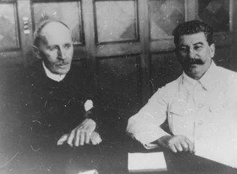 Den sovjetiske ledaren Josef Stalin med den franske författaren Romain Rolland, Moskva, Sovjetunionen, 28 juni 1935