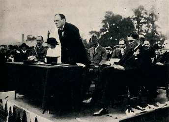 Talar på Enfield Munitions Works, 1917, 1945.