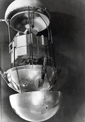 Sputnik 1, rysk satellit, 1957