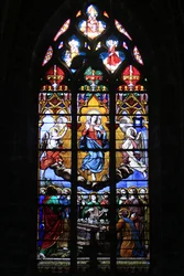 Fönster i målat glas. Jungfruns antagande, Bourges, Frankrike