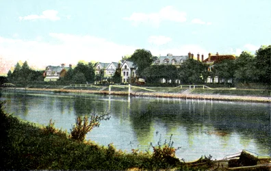 Staines, Surrey, 1900-talet