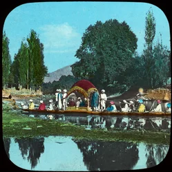 Statspråm på Apple Tree Canal, Indien, sent 1800- eller tidigt 1900-tal