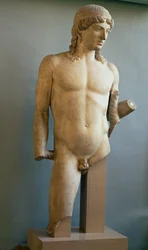 Staty av Apollo, grekisk, c.480-400 f.Kr. (marmor)