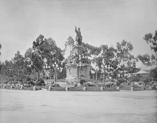 Staty av Columbus på Paseo, staden Mexiko, c1897.