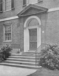 Gatudörr till fru WK Vanderbilts hus, New York City, 1924