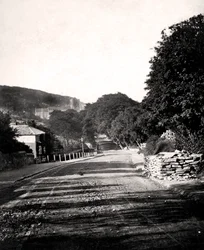 Gata genom en dal i Hastings, Sussex, tidigt 1900-tal