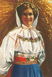 Svensk kvinna i folkdräkt, c1928.