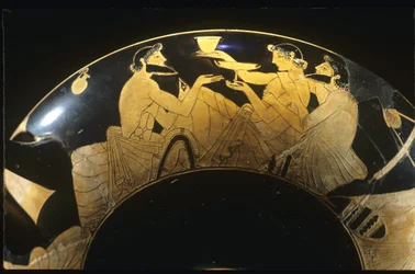 Symposiumscen på röd figur Attic kylix, vinkopp, 500-talet f.Kr.