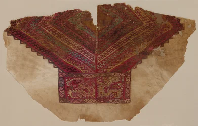 Gobelängvävt ok från en tunika, 800-1200.