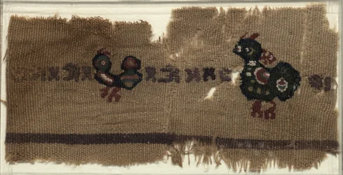 Gobeläng med fåglar och grekiska bokstäver, 400-600-tal.