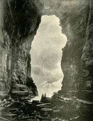 Tasmans Arch, Eagle Hawk Neck, 1901.