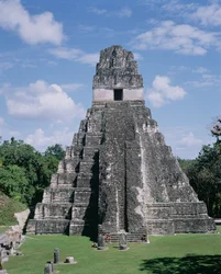 Jaguarens tempel (tempel 1) Maya, sen klassisk period ca 600-900 (foto)