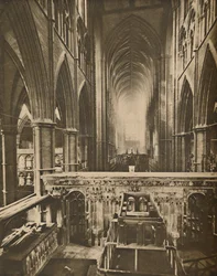 The Abbeys Grand Interior: Ser västerut från Confessorens kapell, c1935.