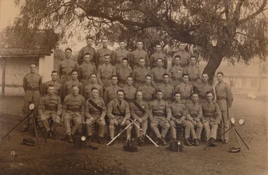 Bataljonssignalerna från den första bataljonen, The Queens Own Royal West Kent Regiment. Poona, In