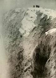 Erebus krater, 900 fot djup och en halv mil bred, 1908, 1909.