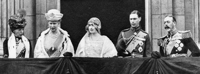Hertigen och hertiginnan av York i Buckingham Palace efter deras äktenskap, april 1923