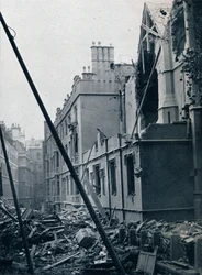 East End av Middle Temple Hall, 1941.