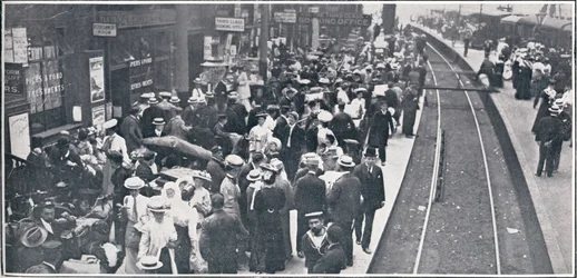 Holiday Exodus from London, 1906