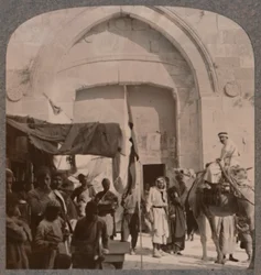 Jaffaporten stängdes och visar Needles Eye, Jerusalem, c1900