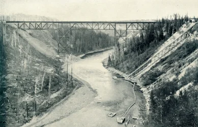 Den högsta bron öster om Klippiga bergen, 1922.