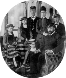 Prinsen och prinsessan av Wales med sin familj ombord på den kungliga yachten, 1800-talet 1910