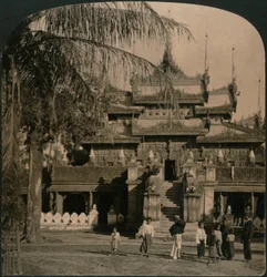 The Queens Golden Monastery, en pärla av orientalisk arkitektur, Mandalay, Burma, 1907
