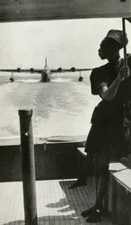 Skuggan rör sig österut, omkring 1939-omkring 1944, 1946