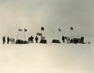 Starten från iskanten söder om Hut Point, c1908, 1909.