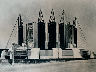 Rese- och transportbyggnaden, 1932 1933.