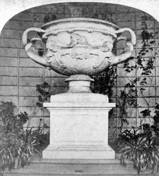 Warwick Vase, Warwick Castle, Warwick, Warwickshire, sent 1800-tal